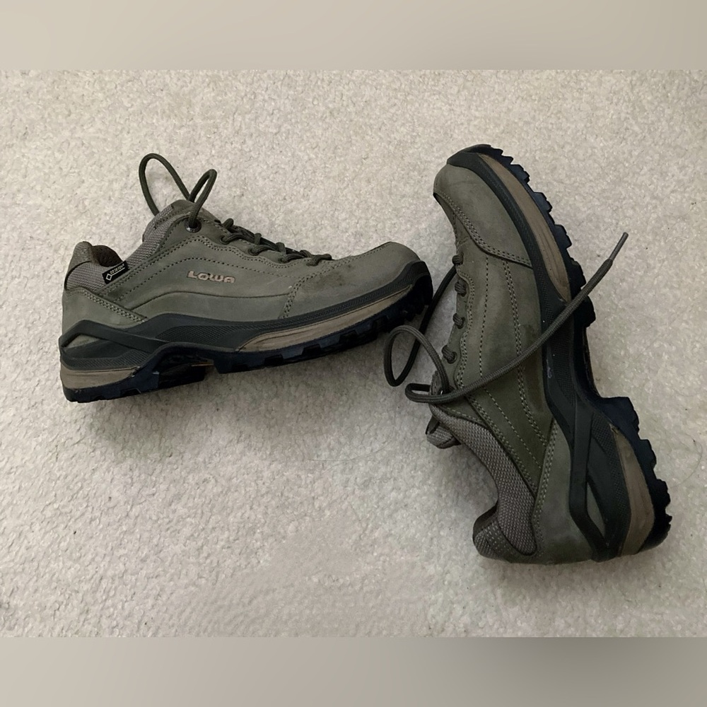 Lowa Athletic HIKING Shoes - Picture 6 of 9
